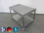 Edelstahl Tisch fahrbar mit Lenkrollen und Zwischenboden 3 seitig aufgekantet 1300 x 600 x 850 mm