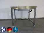 Seitenansicht Edelstahl Tisch mit hydraulischer Höhenverstellung 700 x 700 x 700-1000 mm